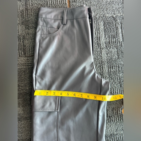 CHARLOTTE RUSSE Jens Cargo Pants Women’s 🩶Size M🩶 Faux Leather Gray - Picture 12 of 16